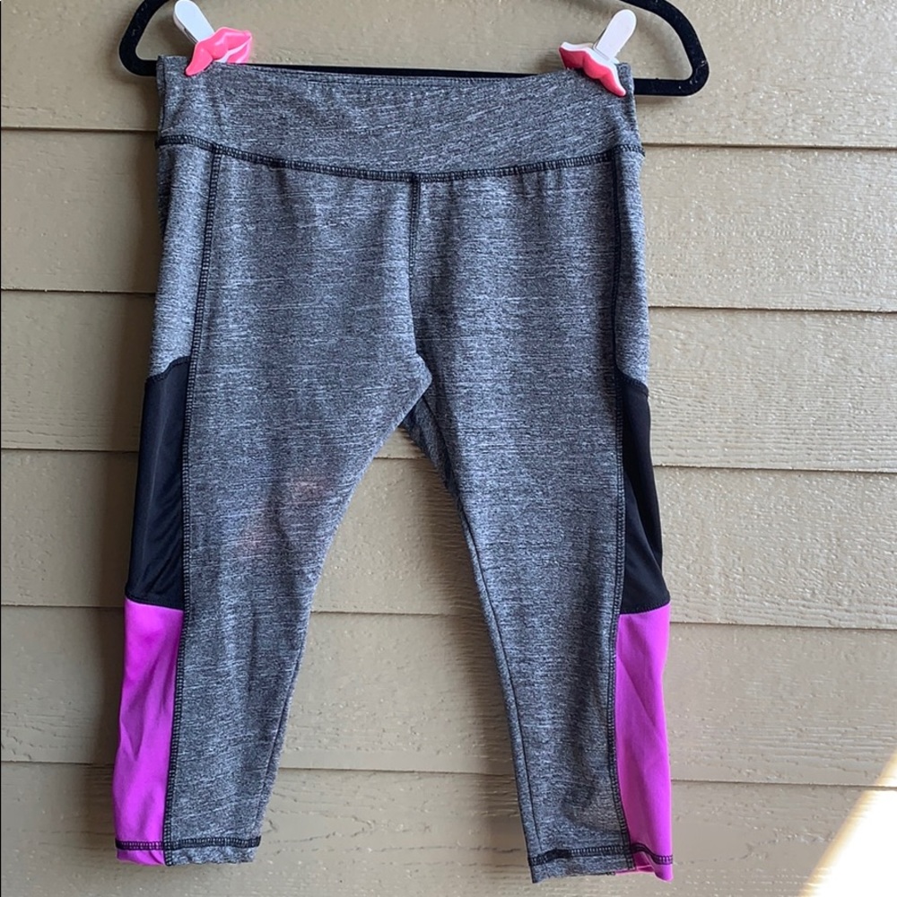 Athletic Capri Leggings size S